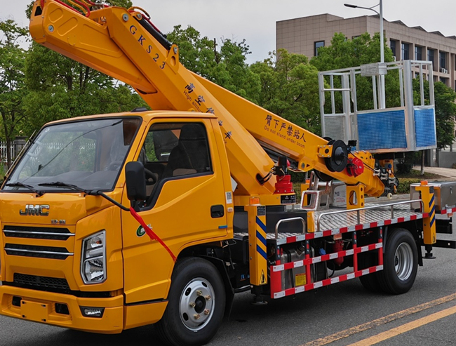 23米江鈴順達(dá)藍(lán)牌高空作業(yè)車(chē)已送往長(zhǎng)沙交車(chē)